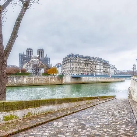 Apartment Ile Saint Louis - Quai D'orleans 2bdr By B'your