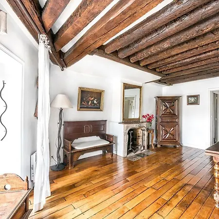 Apartment Ile Saint Louis - Quai D'orleans 2bdr By B'your Paris